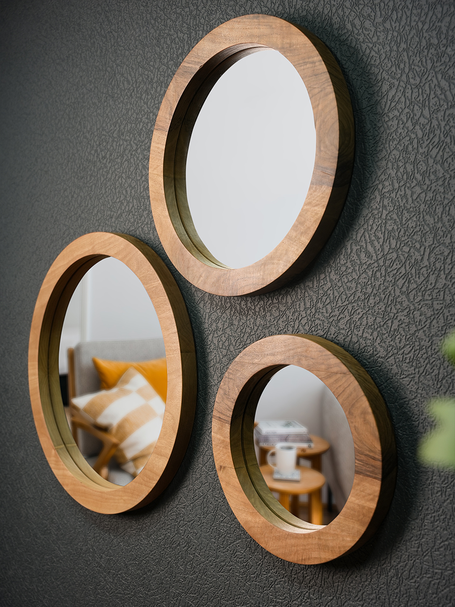 Trio Mirror: Natural Beauty and Elegant Design